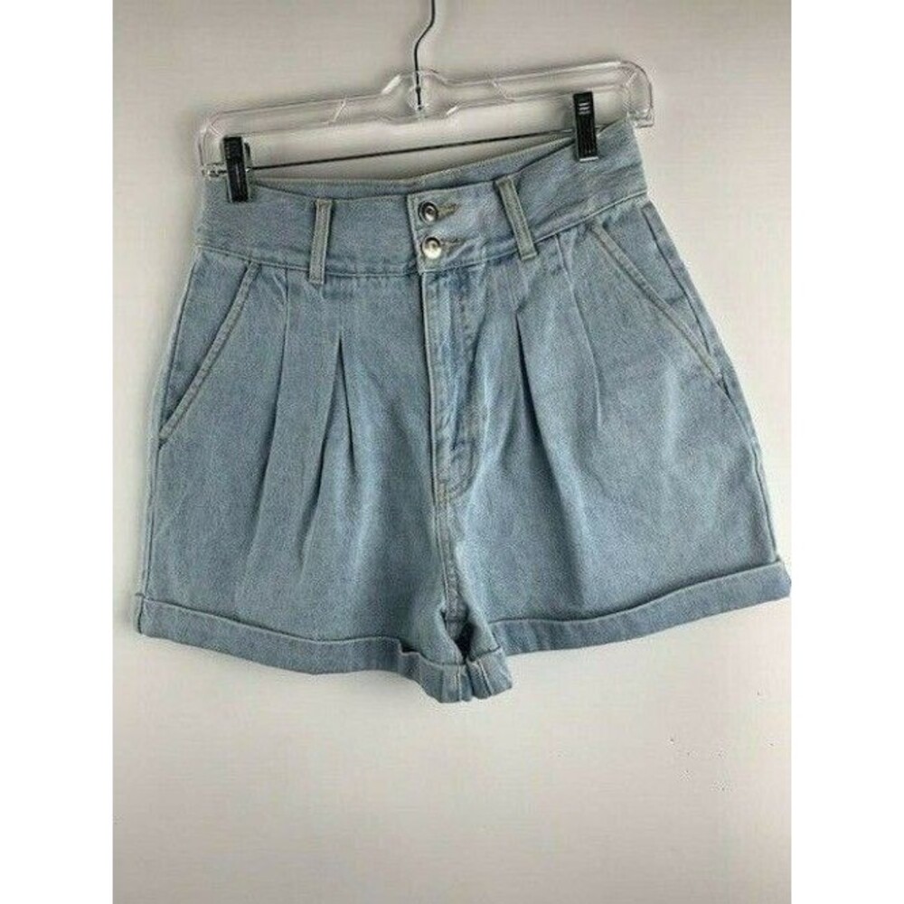 Forever 21 Size 26 Womens Shorts High Waist Pleated Front Light Wash